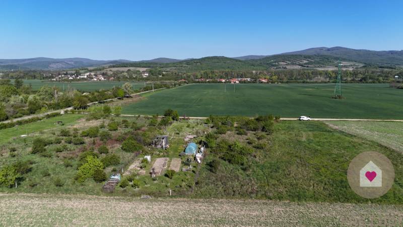 RECREATIONAL LAND IN VINOSADY – 1162 m² – INVESTMENT OPPORTUNITY