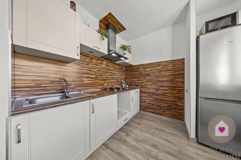 BA/DÚBRAVKA-Rent of 1.5 apartment with separate bedroom and kitchen