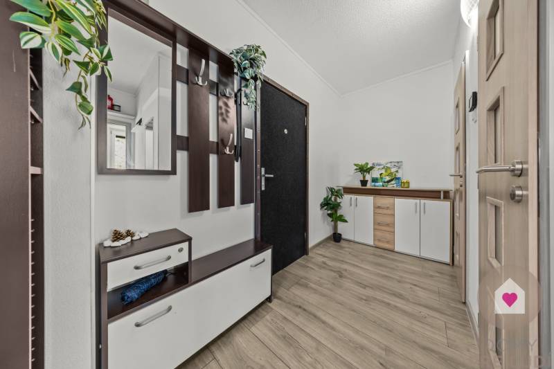 BA/DÚBRAVKA-Rent of 1.5 apartment with separate bedroom and kitchen