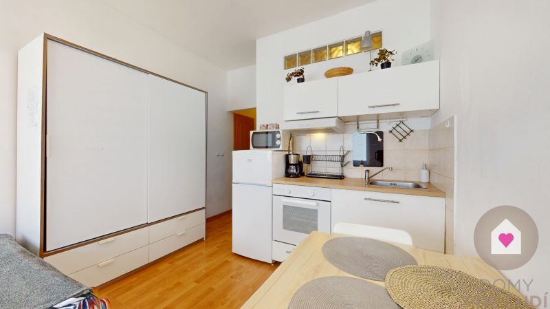 BA/Old Town-For rent furnished studio apartment on Grösslingova st.
