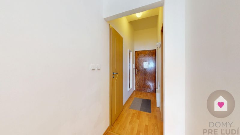 BA/Old Town-For rent furnished studio apartment on Grösslingova st.