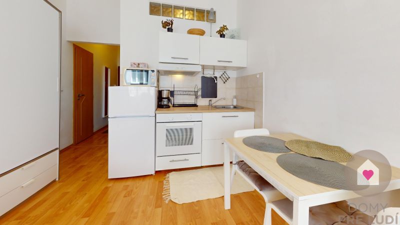 BA/Old Town-For rent furnished studio apartment on Grösslingova st.