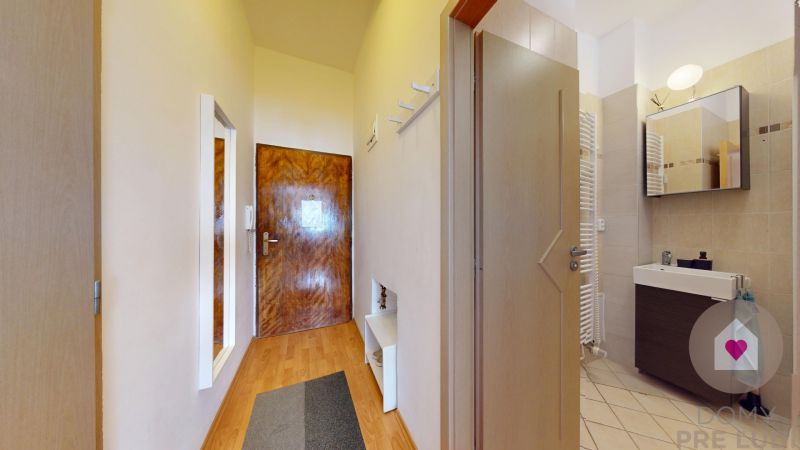 BA/Old Town-For rent furnished studio apartment on Grösslingova st.
