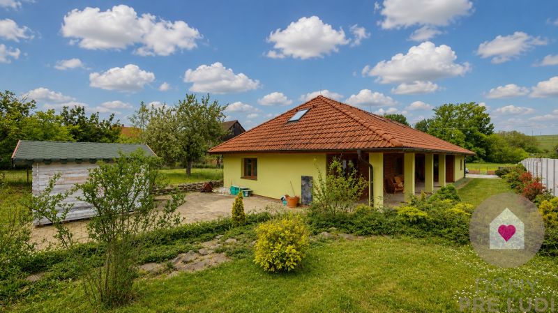 Beautiful family house with large plot and garden in the Čaradice