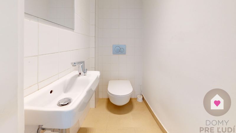 BA/NIVY - Multifunctional commercial premises at a busy address