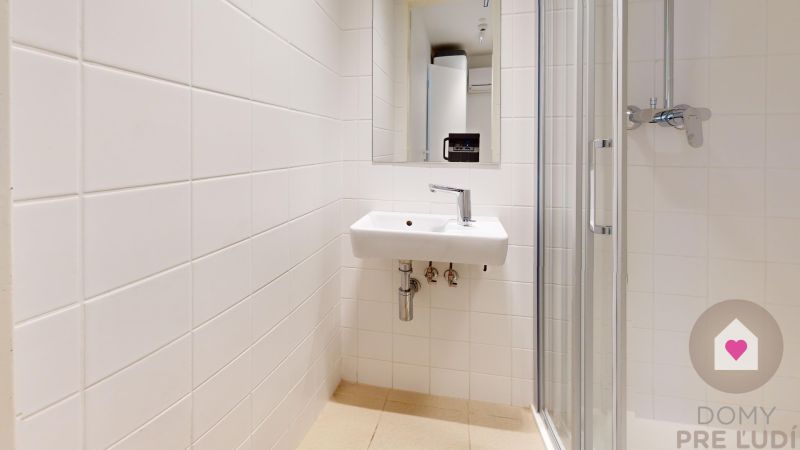 BA/NIVY - Multifunctional commercial premises at a busy address
