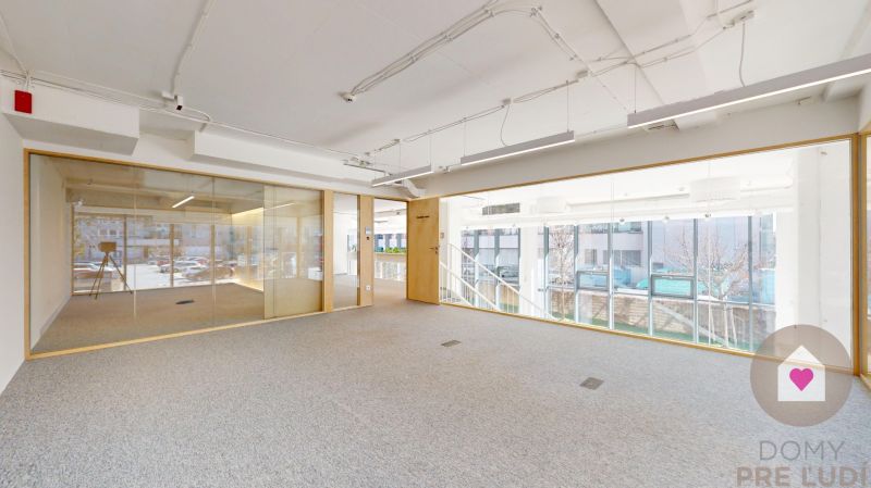 BA/NIVY - Multifunctional commercial premises at a busy address