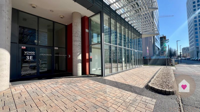 BA/NIVY - Multifunctional commercial premises at a busy address
