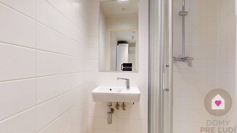 BA/NIVY - Multifunctional commercial premises at a busy address