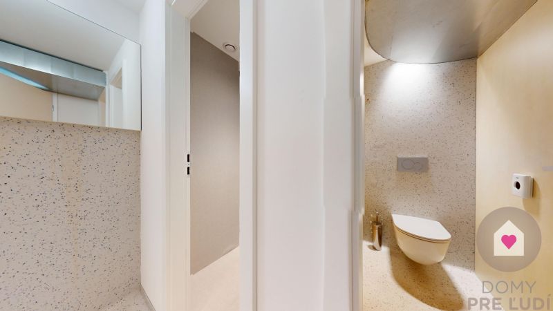 BA/NIVY - Multifunctional commercial premises at a busy address
