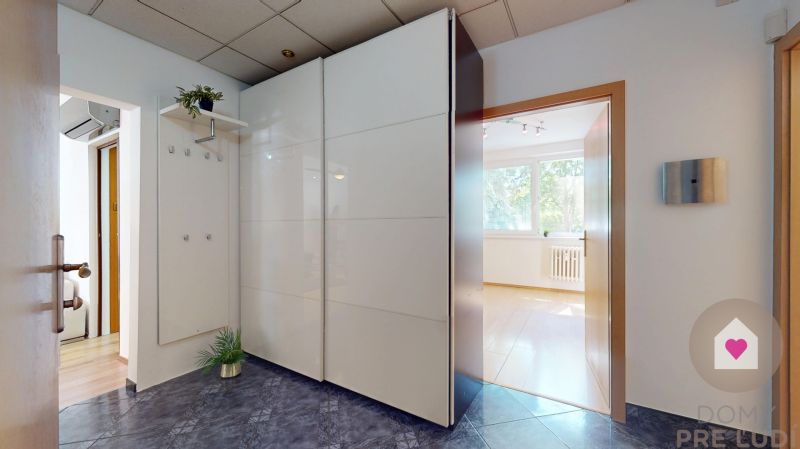 Rent Three bedroom apartment, Three bedroom apartment, Toryská, Bratis