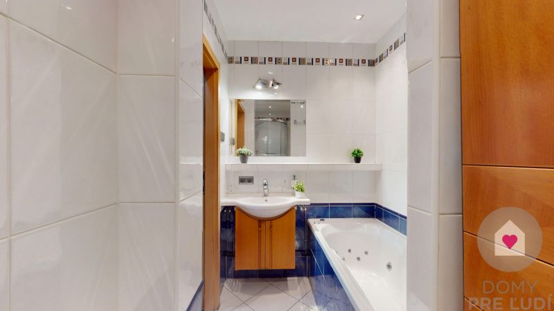 Rent Three bedroom apartment, Three bedroom apartment, Toryská, Bratis
