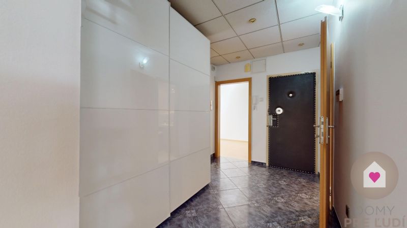 Rent Three bedroom apartment, Three bedroom apartment, Toryská, Bratis