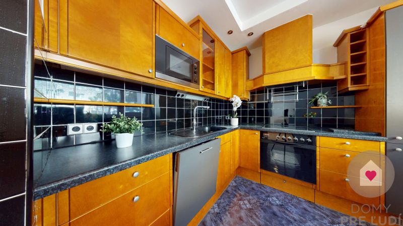 Rent Three bedroom apartment, Three bedroom apartment, Toryská, Bratis