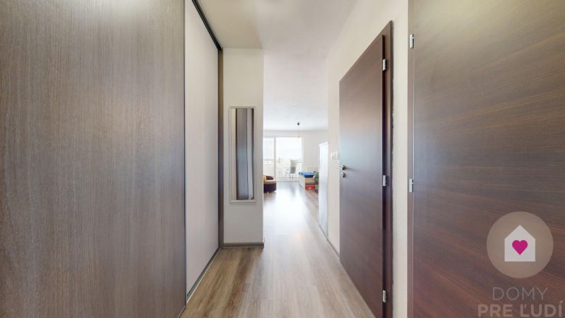 SENEC - Sale of 1-room apartment in a new building: balcony, parking