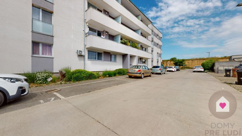 SENEC - Sale of 1-room apartment in a new building: balcony, parking