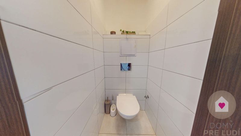 SENEC - Sale of 1-room apartment in a new building: balcony, parking