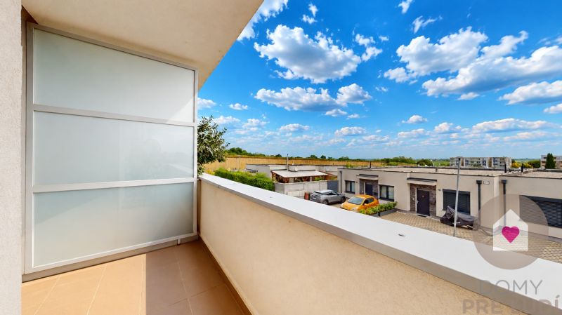 SENEC - Sale of 1-room apartment in a new building: balcony, parking