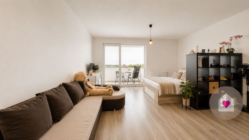 SENEC - Sale of 1-room apartment in a new building: balcony, parking