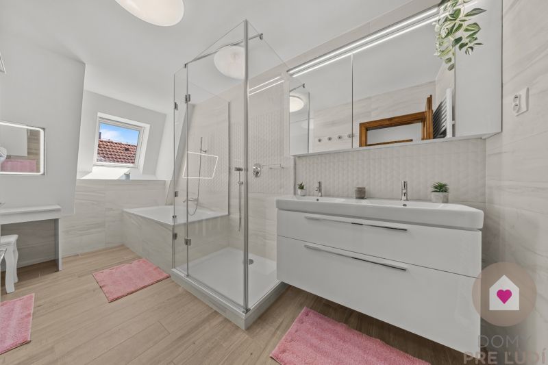 Sale Family house, Family house, Nad ostrovom, Bratislava - Karlova Ve