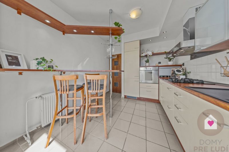 BA/PETRŽALKA-Rent a fully furnished and renovated 4-bedroom apartment