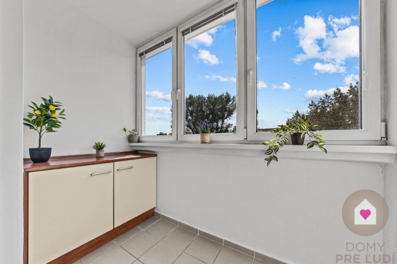 BA/PETRŽALKA-Rent a fully furnished and renovated 4-bedroom apartment