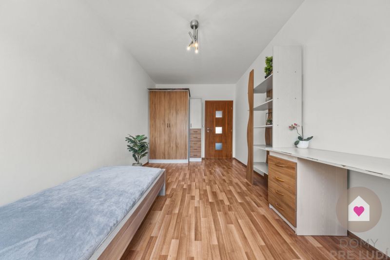 BA/PETRŽALKA-Rent a fully furnished and renovated 4-bedroom apartment