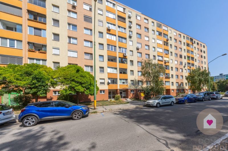 BA/PETRŽALKA-Rent a fully furnished and renovated 4-bedroom apartment