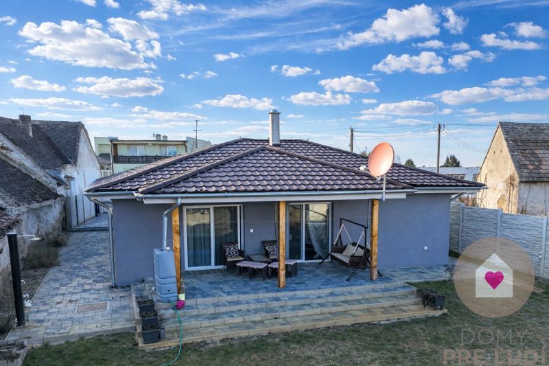 MALÉ LEVÁRE-Sale of 3 modern new-build family houses with heat pump 