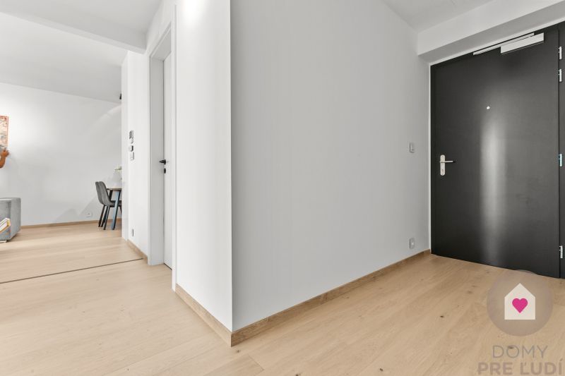 BA/Eurovea Tower-Rent a modern 2 bedroom apartment with a balcony