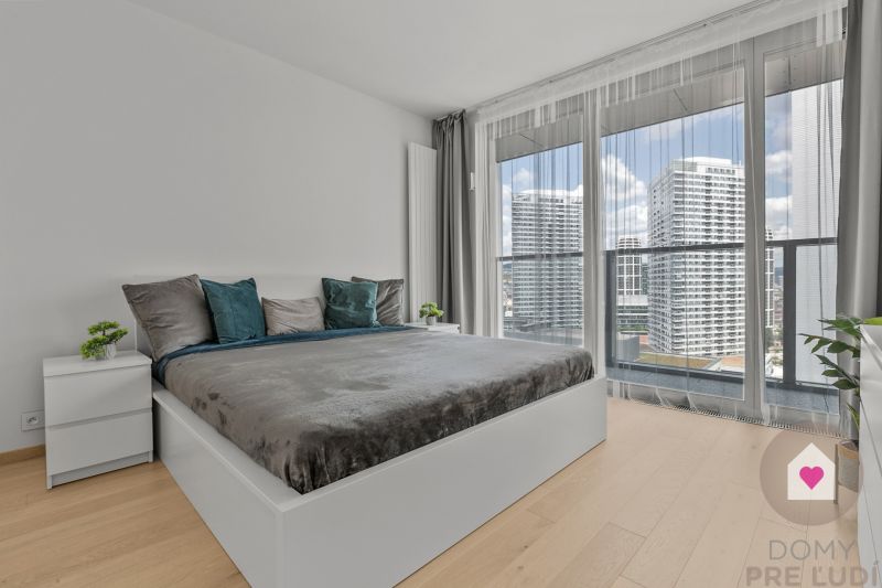 BA/Eurovea Tower-Rent a modern 2 bedroom apartment with a balcony