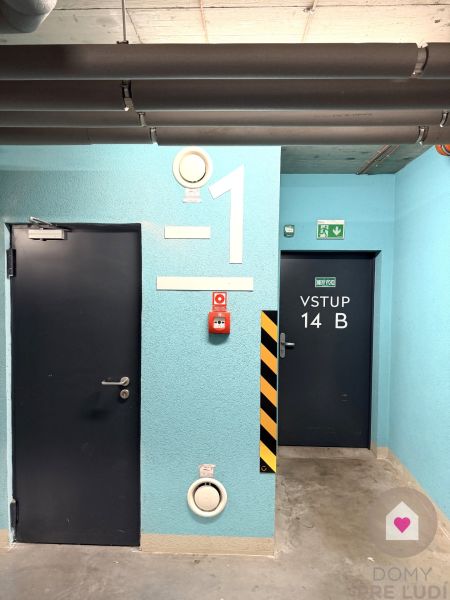 Rent Garage, Garage, Zuzany Chalupovej, Bratislava - Petržalka, Slovak