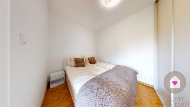 BA/NIVY-Renting a 1.5-room apartment after complete reconstruction