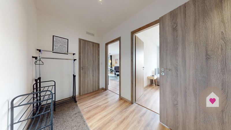 BA/NIVY-Renting a modern 2room apartment with a terrace and a wardrobe