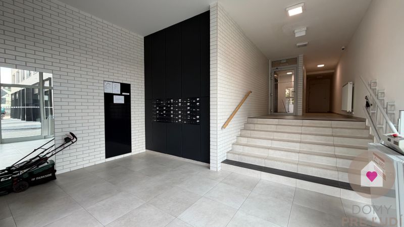 BA/NIVY-Renting a modern 2room apartment with a terrace and a wardrobe