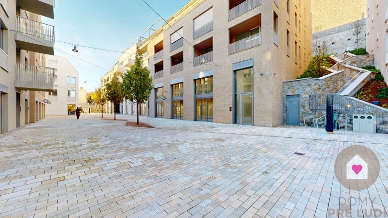 BA I/VYDRICA-Renting a large 1-room apartment with a spacious balcony