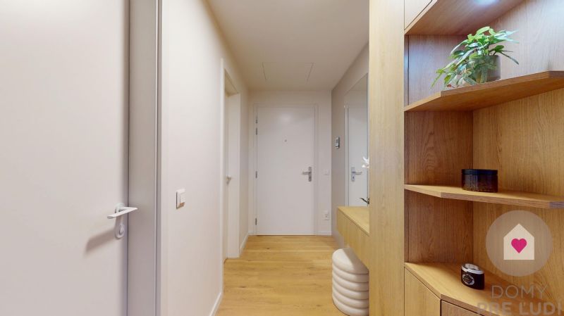 BA I/VYDRICA-Renting a large 1-room apartment with a spacious balcony