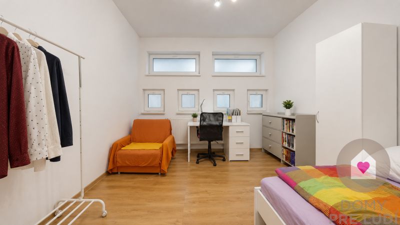 KRAMÁRE– For Rent - 3 SEPARATE NON-PASSING ROOMS | 70 m² | Stromová