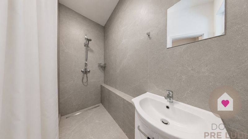 KRAMÁRE– For Rent - 3 SEPARATE NON-PASSING ROOMS | 70 m² | Stromová