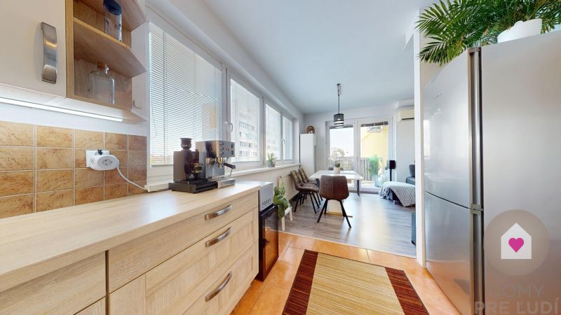 Modern 3-room apartment after reconstruction with air conditioning 