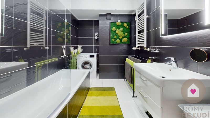 Modern 3-room apartment after reconstruction with air conditioning 