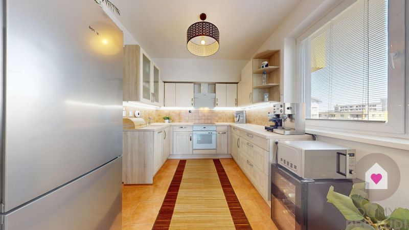 Modern 3-room apartment after reconstruction with air conditioning 