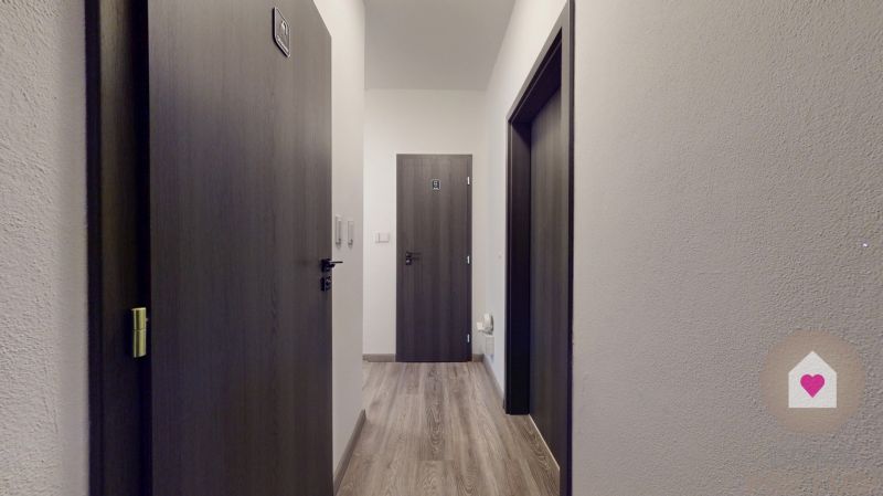 Modern 3-room apartment after reconstruction with air conditioning 