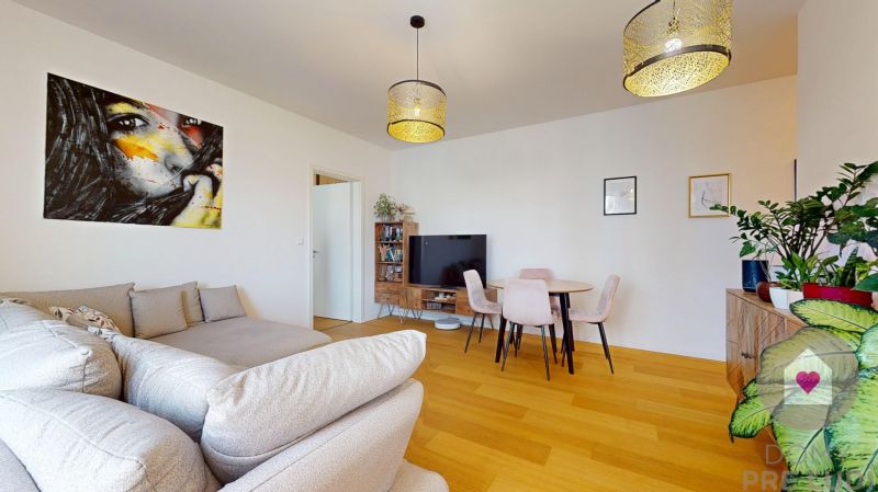 Stylish 2-bedroom apartment with large balcony |Čerešne Fine Living 