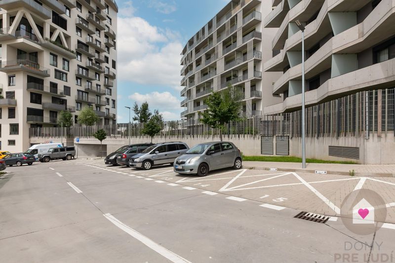 Stylish 2-bedroom apartment with large balcony |Čerešne Fine Living 