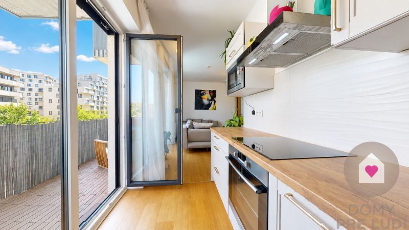 Stylish 2-bedroom apartment with large balcony |Čerešne Fine Living 