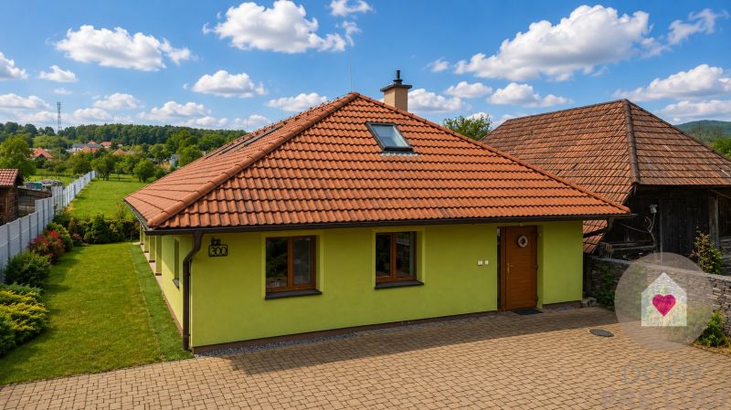 Beautiful family house with large plot and garden in the Čaradice