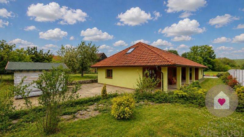 Beautiful family house with large plot and garden in the Čaradice