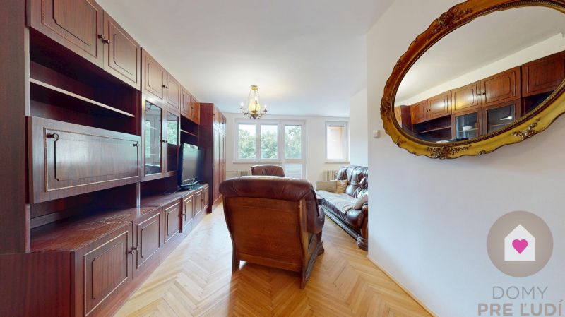 Trnava- Large 4-room apartment 85 m² + loggia | 3 separate rooms 