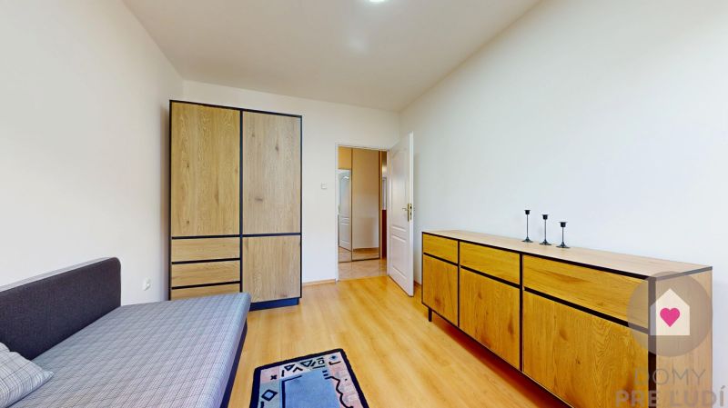 Trnava- Large 4-room apartment 85 m² + loggia | 3 separate rooms 